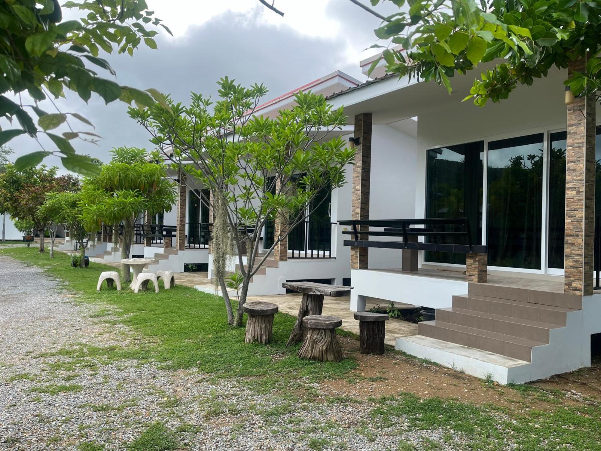 สุขสำราญรีสอร์ท หาดเจ้าหลาว จันทบุรี מראה חיצוני תמונה